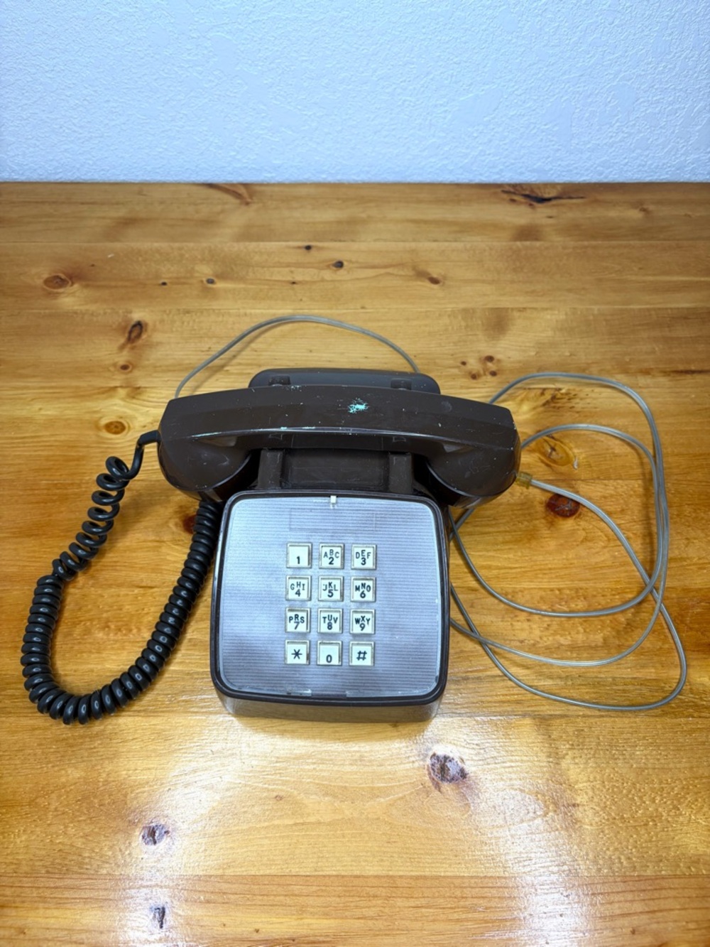 Vintage 1972 GTE Automatic Electric Desk Phone TouchTone Push Button Brown Heavy